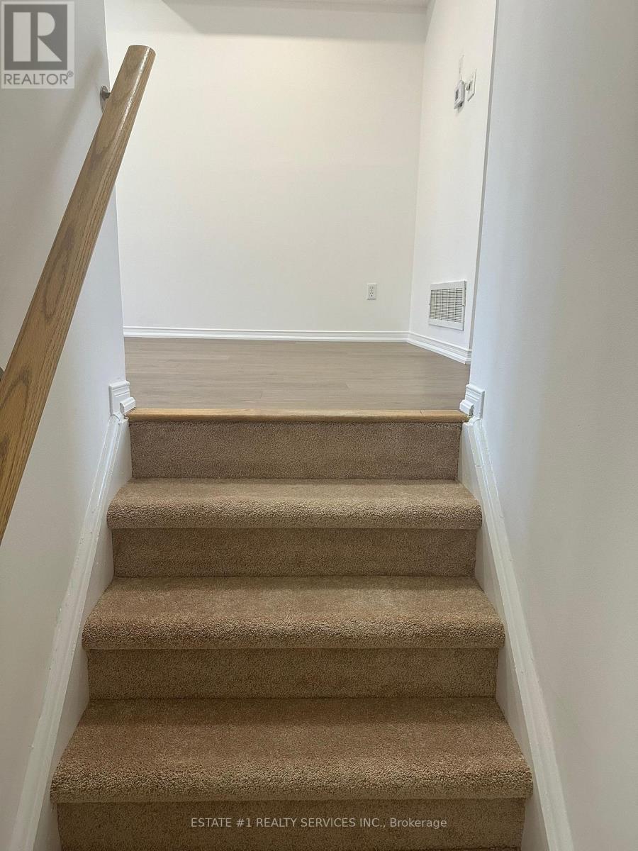 12 Rougehaven Way, Markham, Ontario L3P 7W5 - Photo 9 - N12527374