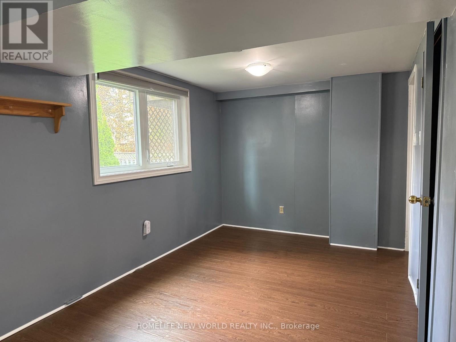 Walk Out Basement Apt - 252 Osmond Crescent, Newmarket, Ontario  L3Y 7L2 - Photo 10 - N12527380