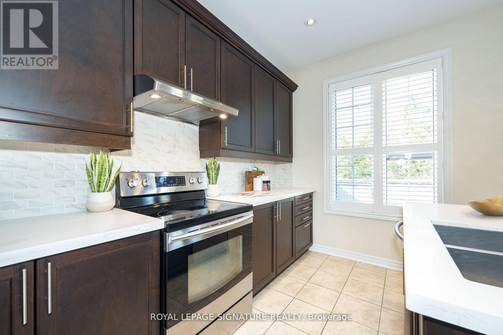 68 Lady Angela Lane, Vaughan, Ontario  L6A 4S7 - Photo 24 - N12527384