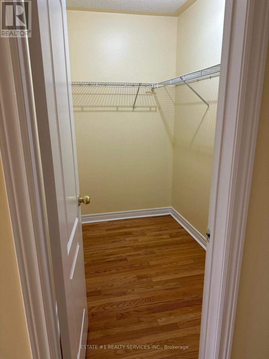 544 Matisse Place, Mississauga, Ontario  L5W 1M3 - Photo 19 - W12527370