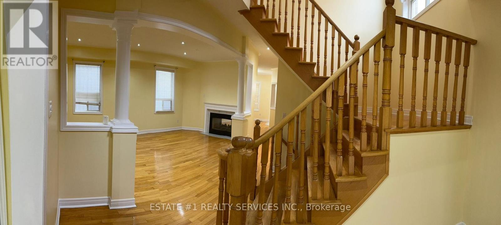 544 Matisse Place, Mississauga, Ontario  L5W 1M3 - Photo 6 - W12527370