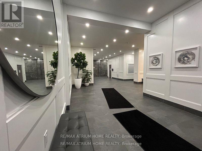 304 - 260 Villagewalk Boulevard, London North, Ontario  N6G 0W6 - Photo 2 - X12527354