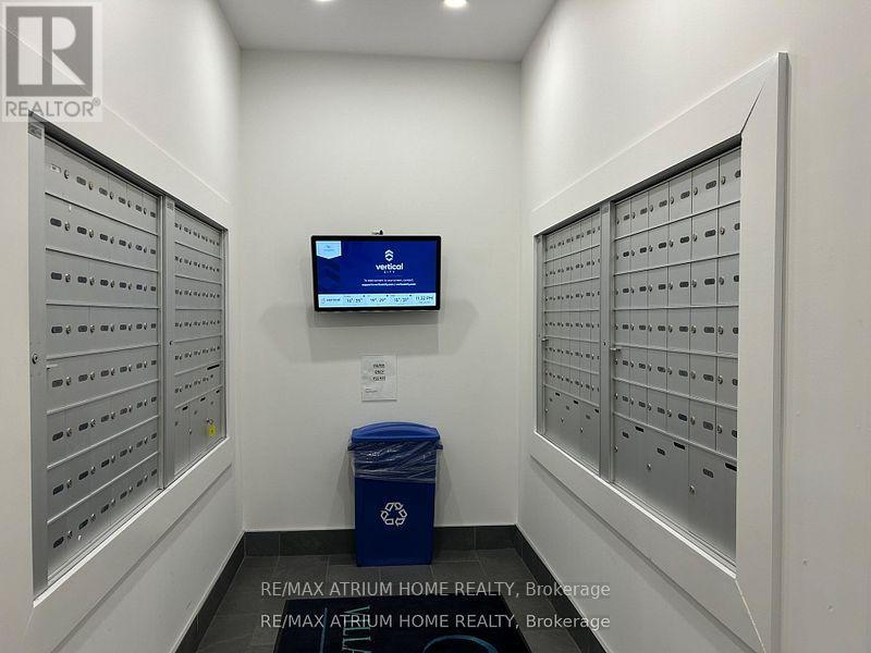 304 - 260 Villagewalk Boulevard, London North, Ontario  N6G 0W6 - Photo 4 - X12527354