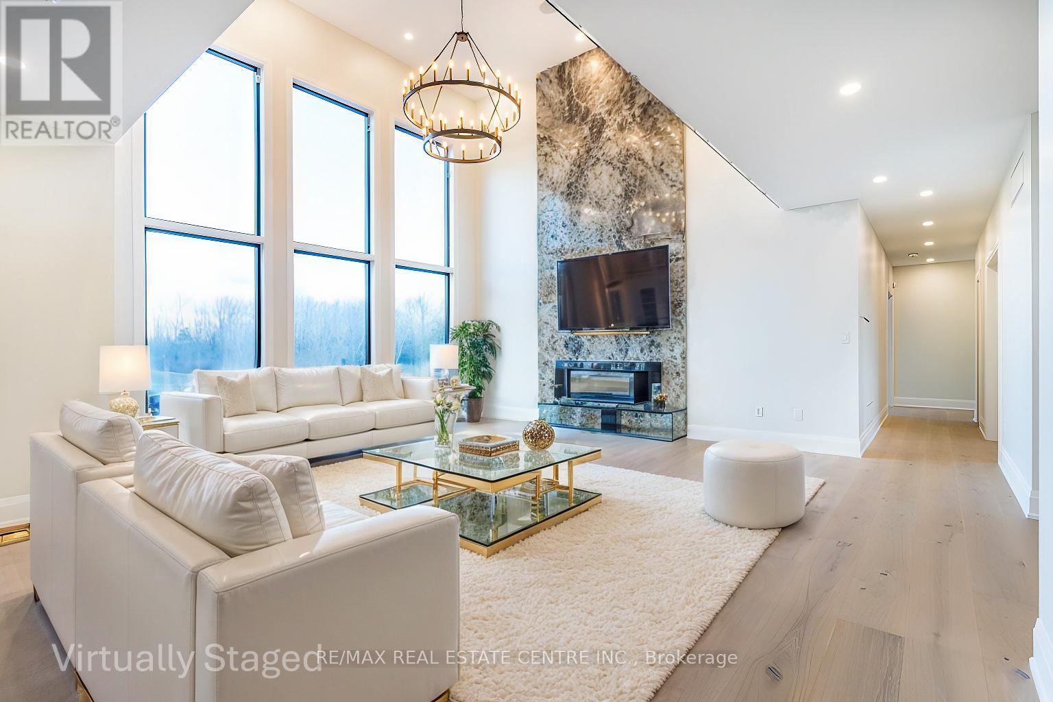 256 Mountain Road, Grimsby, Ontario  L3M 4E7 - Photo 4 - X12527378