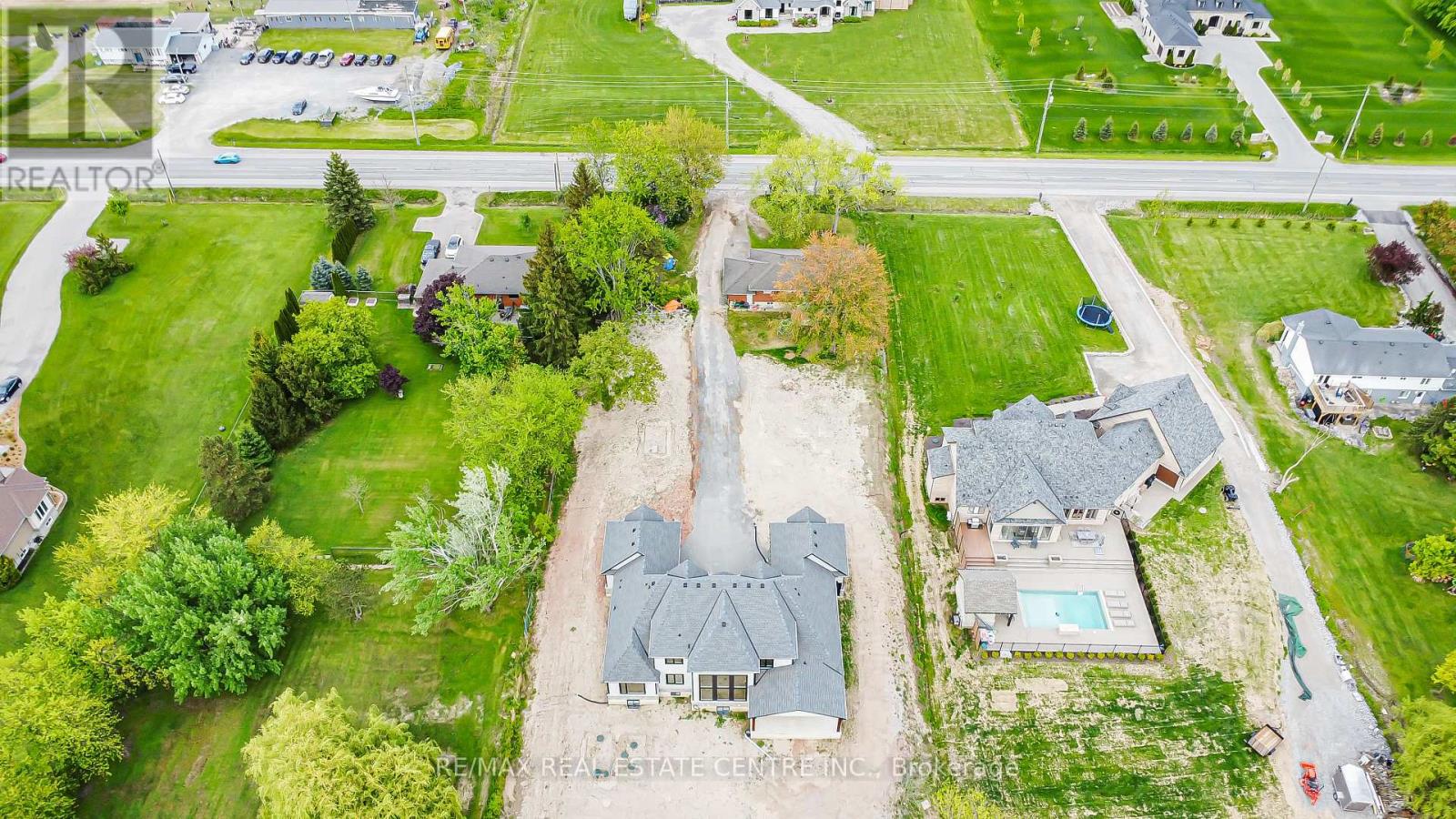 256 Mountain Road, Grimsby, Ontario  L3M 4E7 - Photo 40 - X12527378