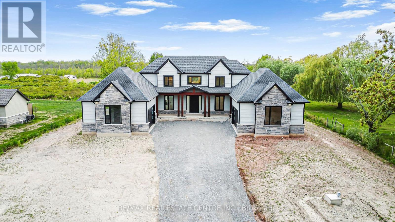 256 Mountain Road, Grimsby, Ontario  L3M 4E7 - Photo 42 - X12527378