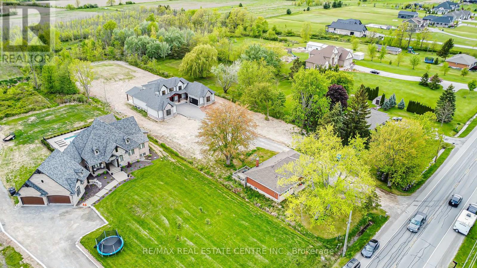 256 Mountain Road, Grimsby, Ontario  L3M 4E7 - Photo 43 - X12527378