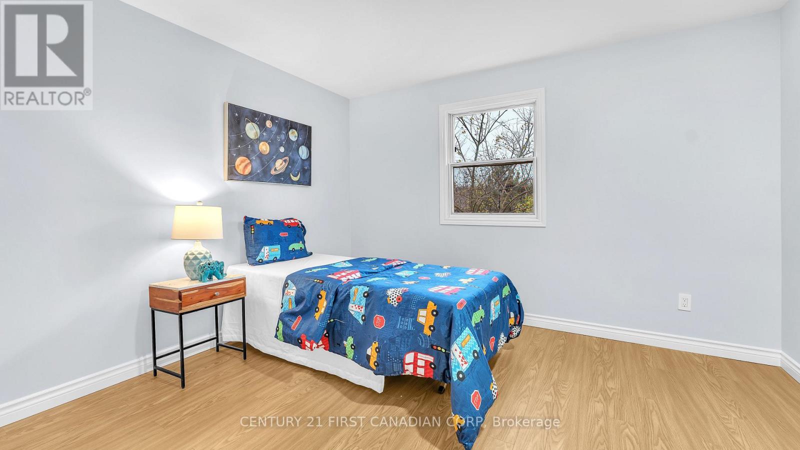 92 Golfdale Crescent, London South, Ontario  N6C 5P5 - Photo 11 - X12527404