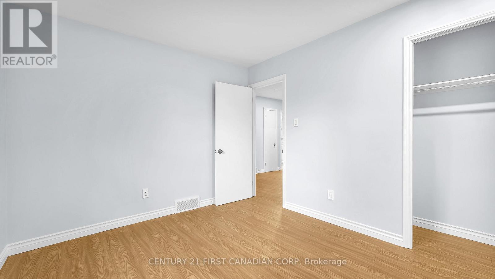 92 Golfdale Crescent, London South, Ontario  N6C 5P5 - Photo 13 - X12527404