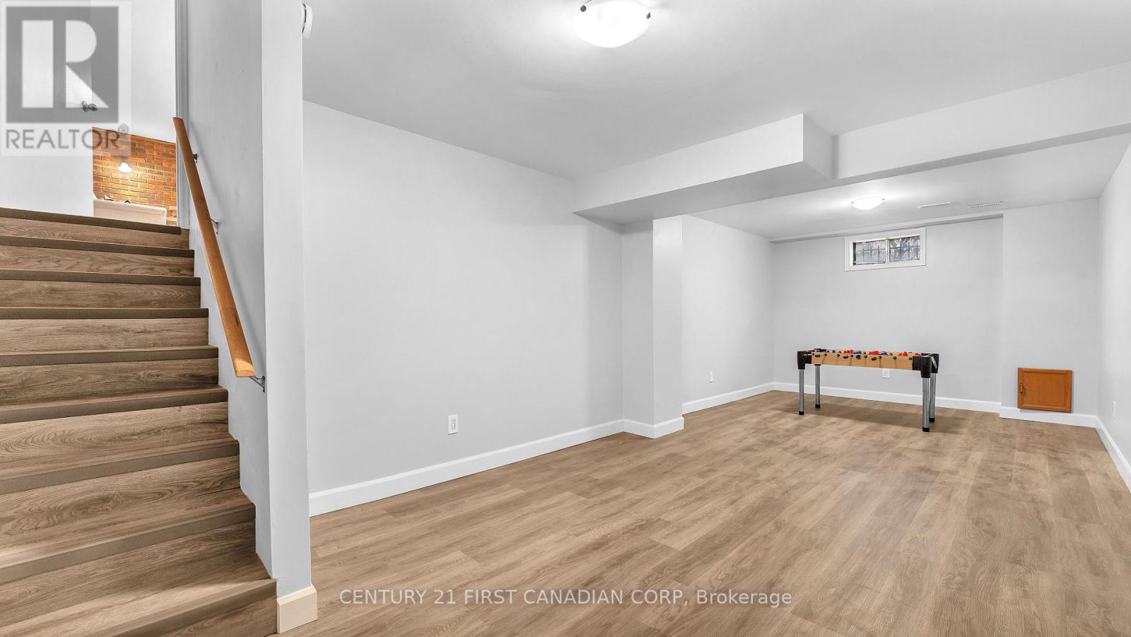 92 Golfdale Crescent, London South, Ontario  N6C 5P5 - Photo 22 - X12527404