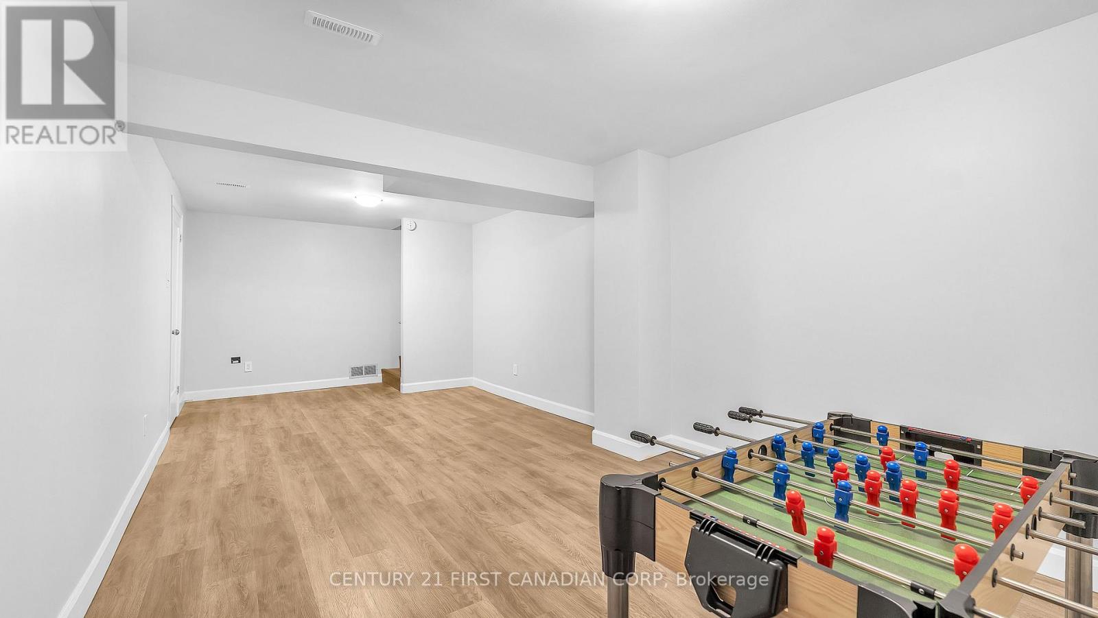 92 Golfdale Crescent, London South, Ontario  N6C 5P5 - Photo 23 - X12527404