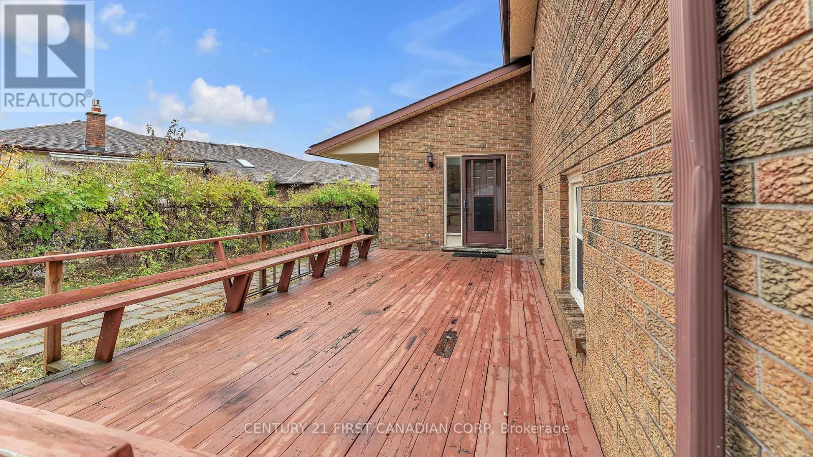 92 Golfdale Crescent, London South, Ontario  N6C 5P5 - Photo 26 - X12527404