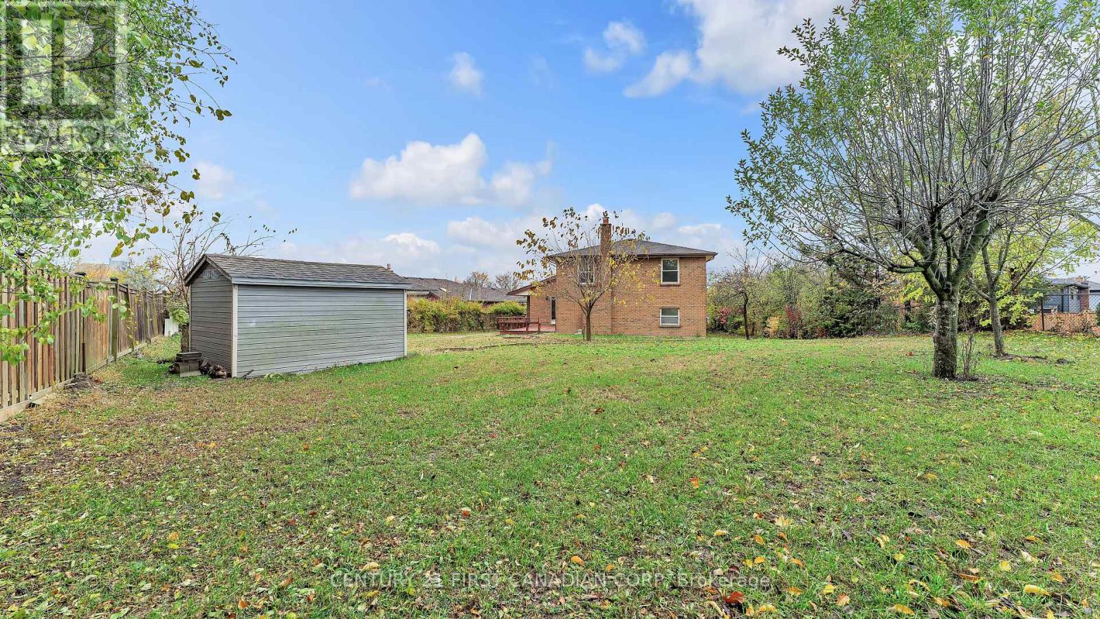 92 Golfdale Crescent, London South, Ontario  N6C 5P5 - Photo 29 - X12527404