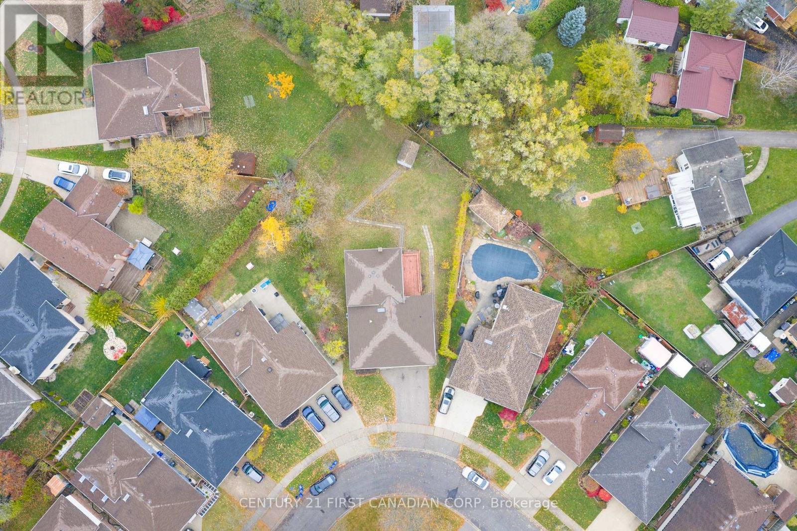 92 Golfdale Crescent, London South, Ontario  N6C 5P5 - Photo 32 - X12527404