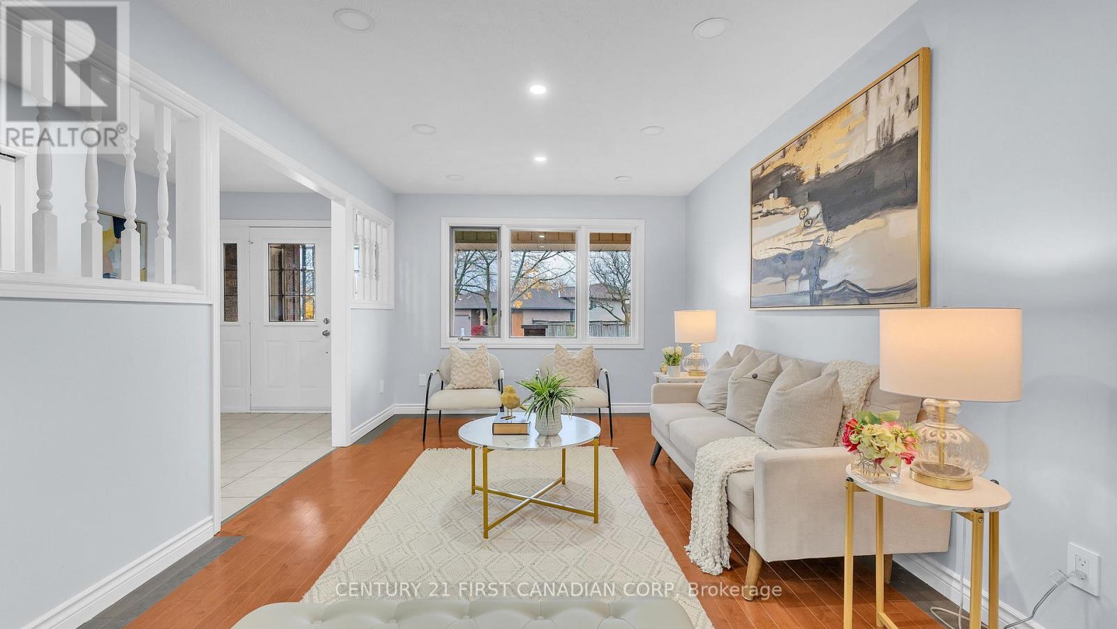 92 Golfdale Crescent, London South, Ontario  N6C 5P5 - Photo 4 - X12527404