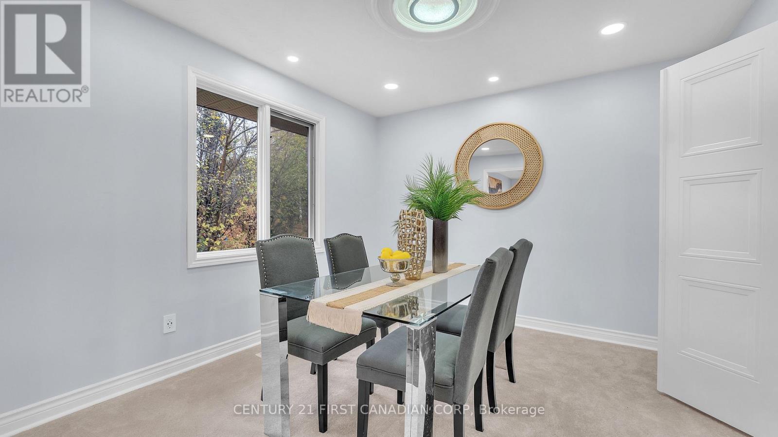 92 Golfdale Crescent, London South, Ontario  N6C 5P5 - Photo 5 - X12527404