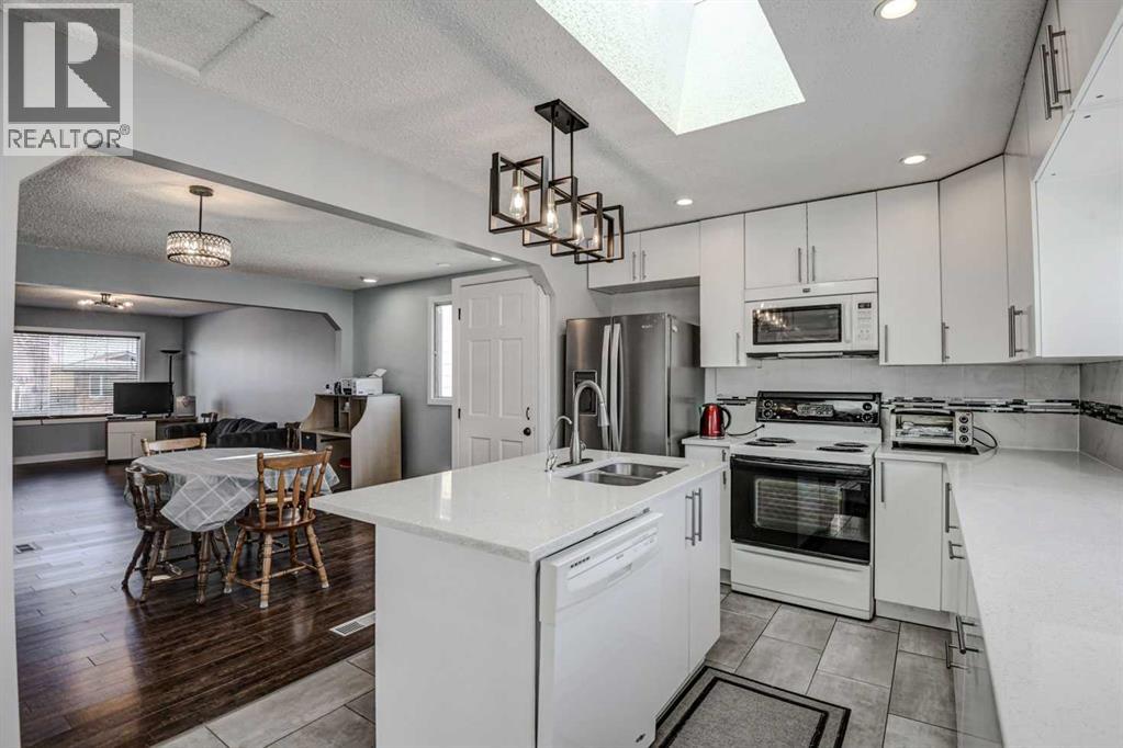 11 Ogmoor Crescent Se, Calgary, Alberta  T2C 2E8 - Photo 9 - A2269305