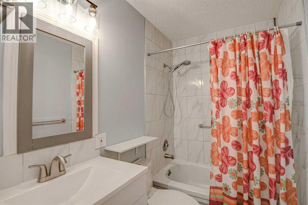 11 Ogmoor Crescent Se, Calgary, Alberta  T2C 2E8 - Photo 17 - A2269305