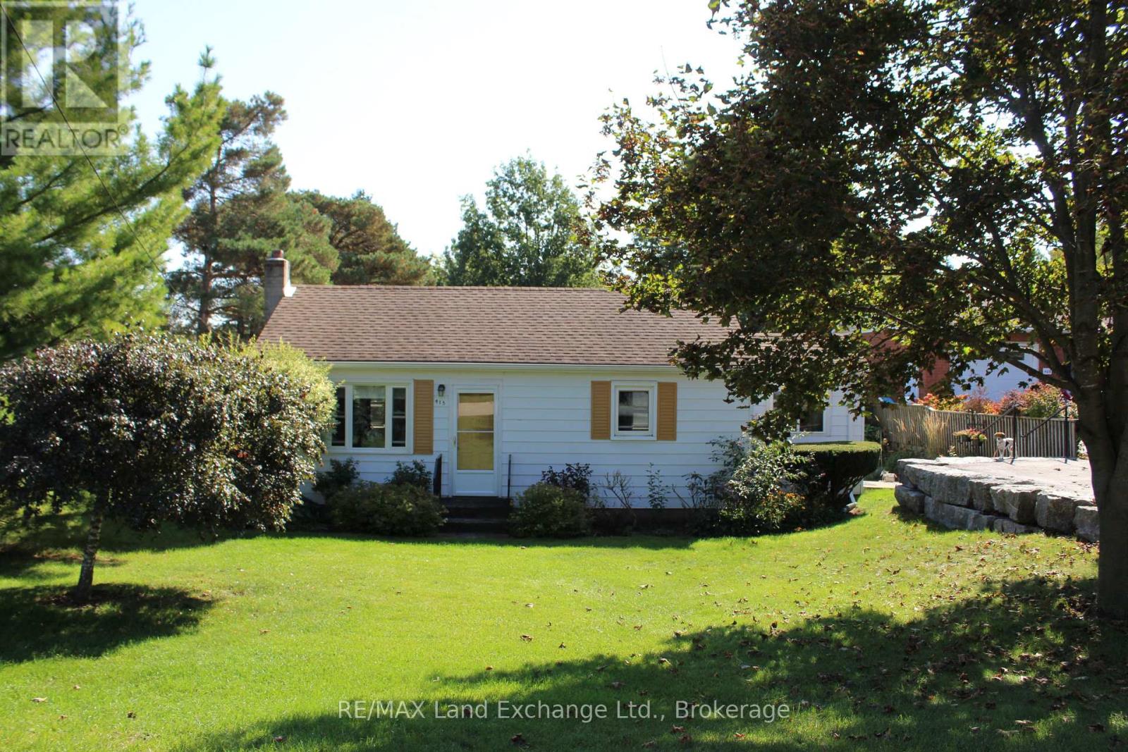 415 Elgin Street S, Kincardine, Ontario  N2Z 2V4 - Photo 3 - X12429207