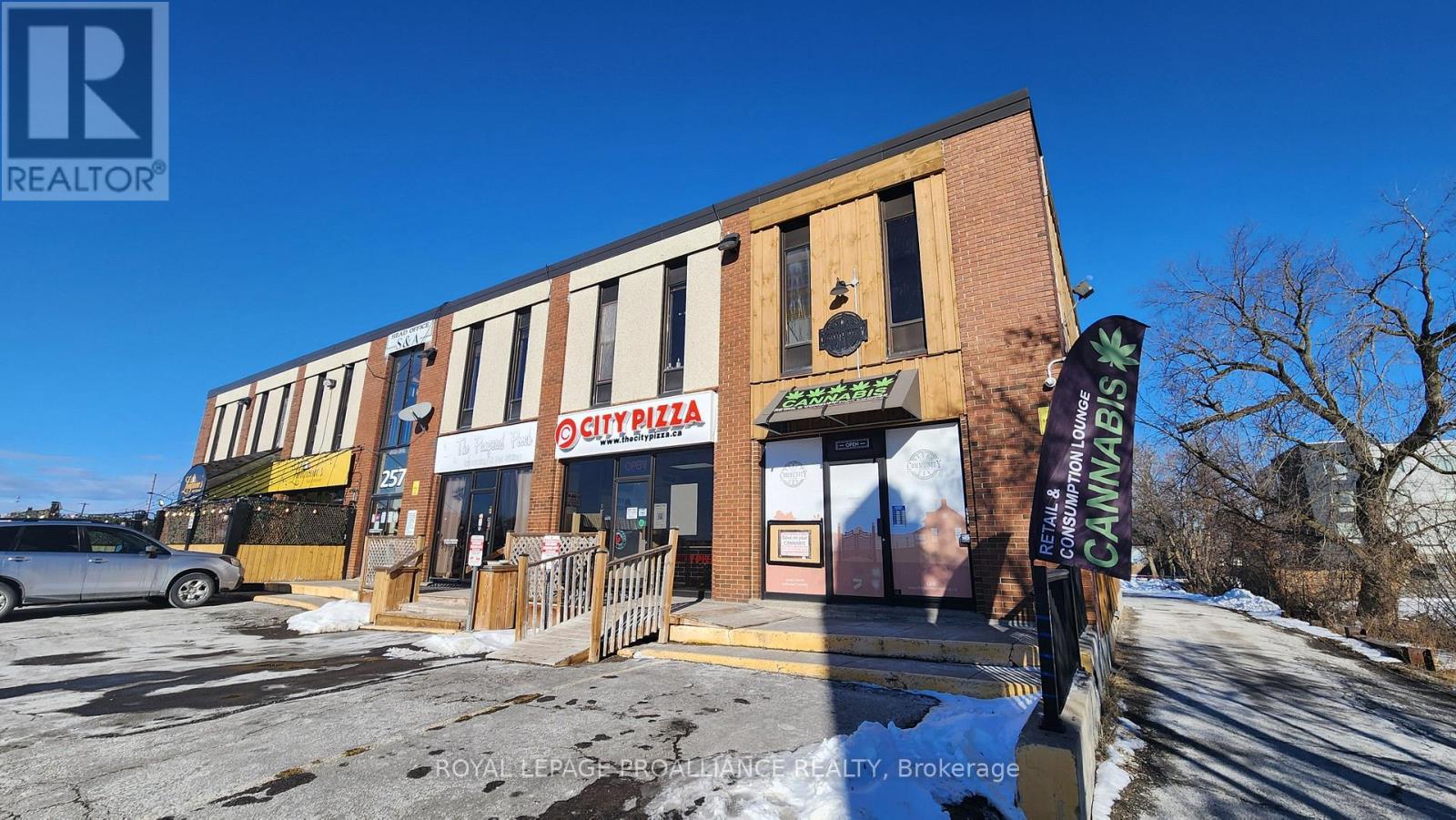 257 North Front Street, Belleville, Ontario K8P 3C3 - Photo 1 - X12525454