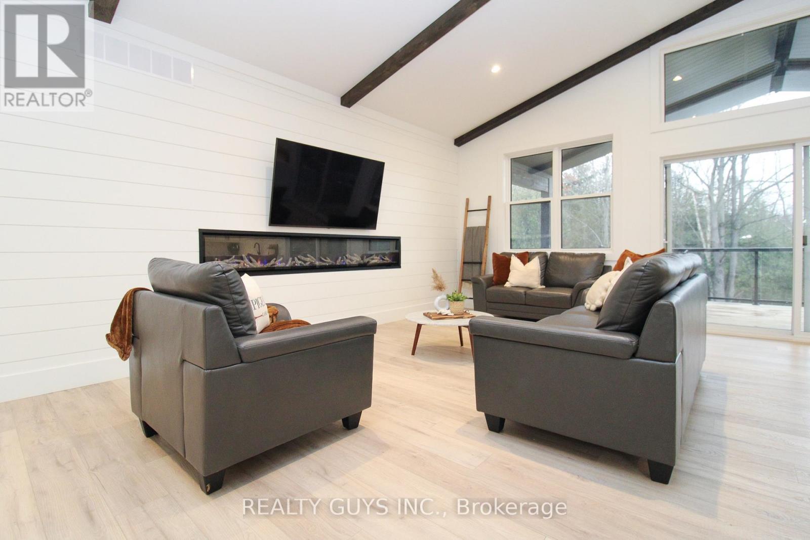 2 Ivy Street, Kawartha Lakes, Ontario  K0L 2W0 - Photo 9 - X12527440