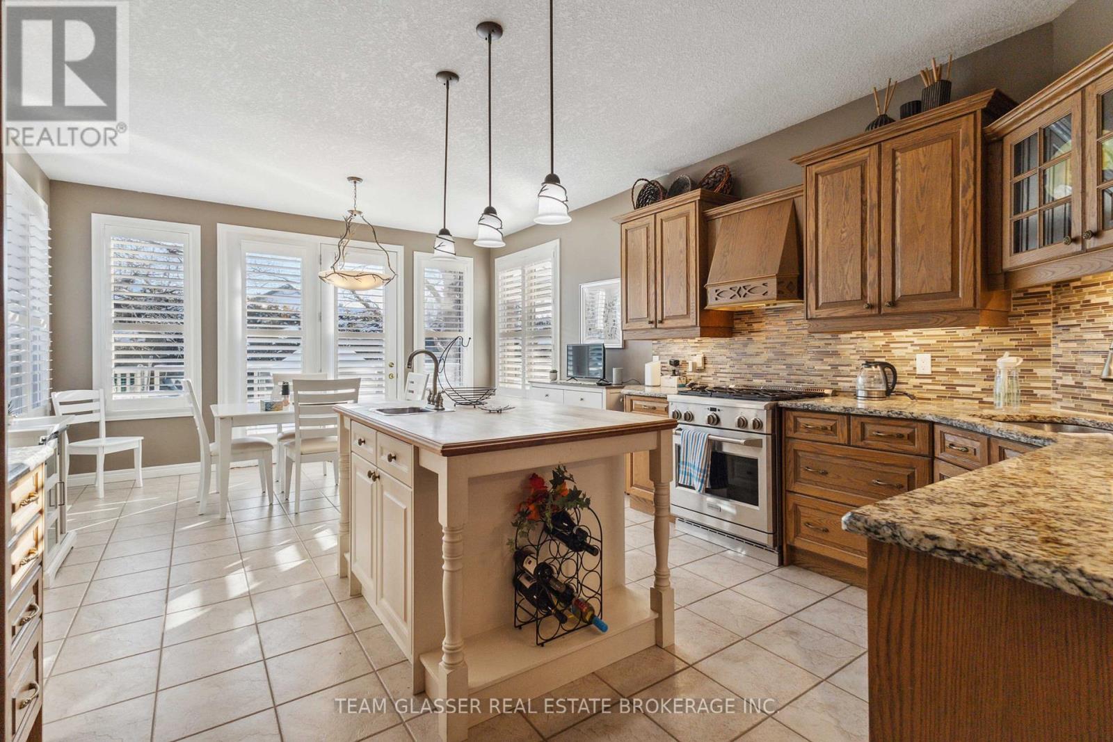 38 Butternut Grove, London South, Ontario  N6K 4J4 - Photo 20 - X12494952