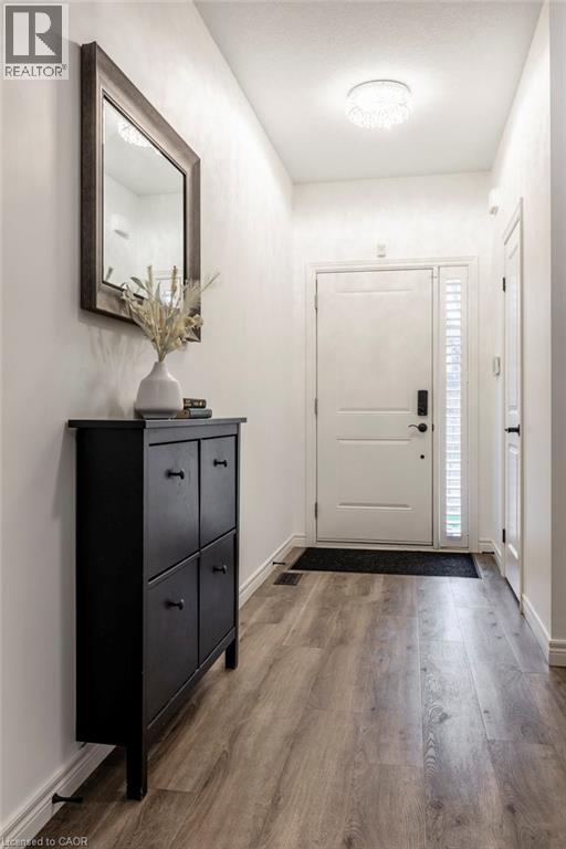 70 Dennis Drive, Smithville, Ontario  L0R 2A0 - Photo 3 - 40786164