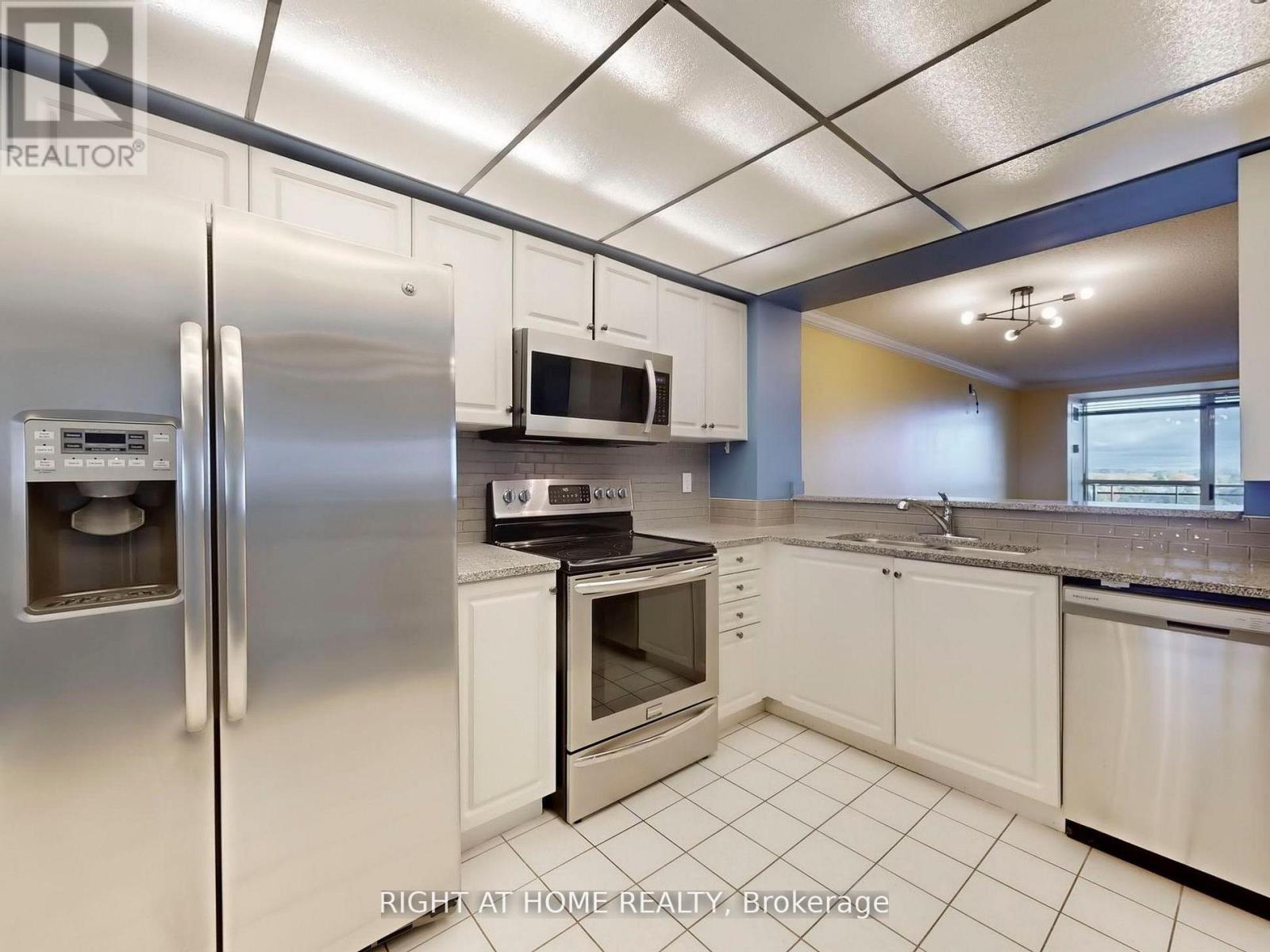 1205 - 28 Hollywood Avenue, Toronto, Ontario  M2N 6S4 - Photo 6 - C12517880