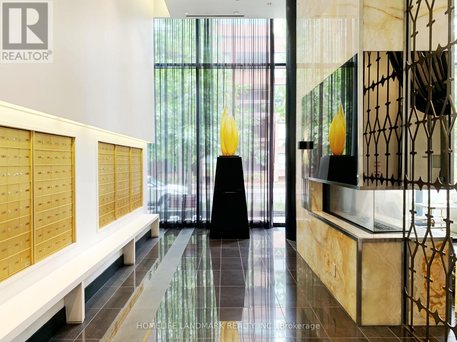 #1305 - 32 Davenport Road, Toronto, Ontario  M5R 0B5 - Photo 3 - C12433586