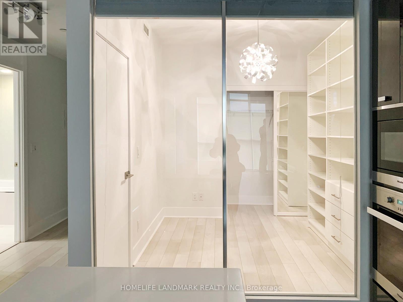 #1305 - 32 Davenport Road, Toronto, Ontario  M5R 0B5 - Photo 7 - C12433586