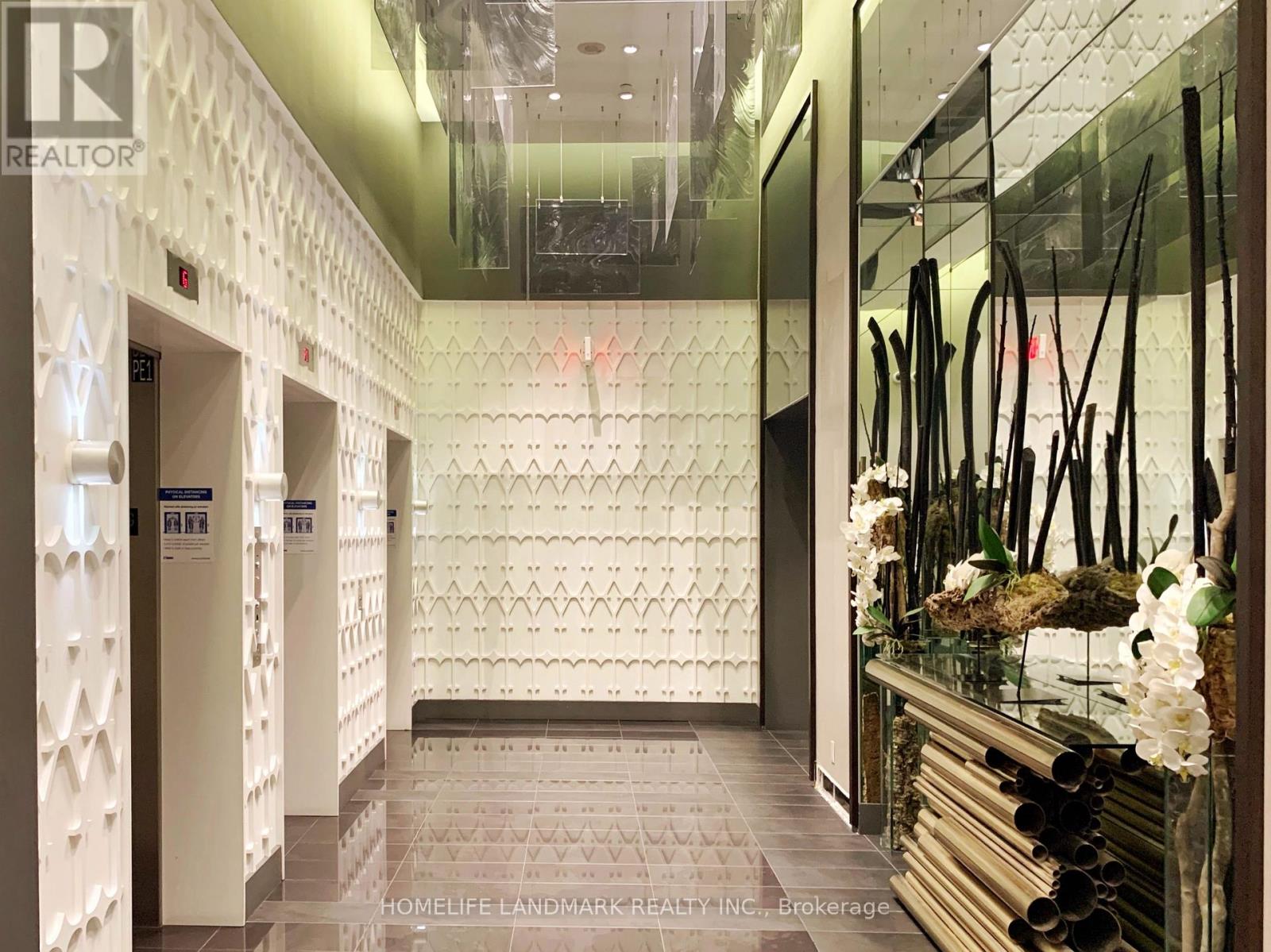 #1305 - 32 Davenport Road, Toronto, Ontario  M5R 0B5 - Photo 4 - C12433586