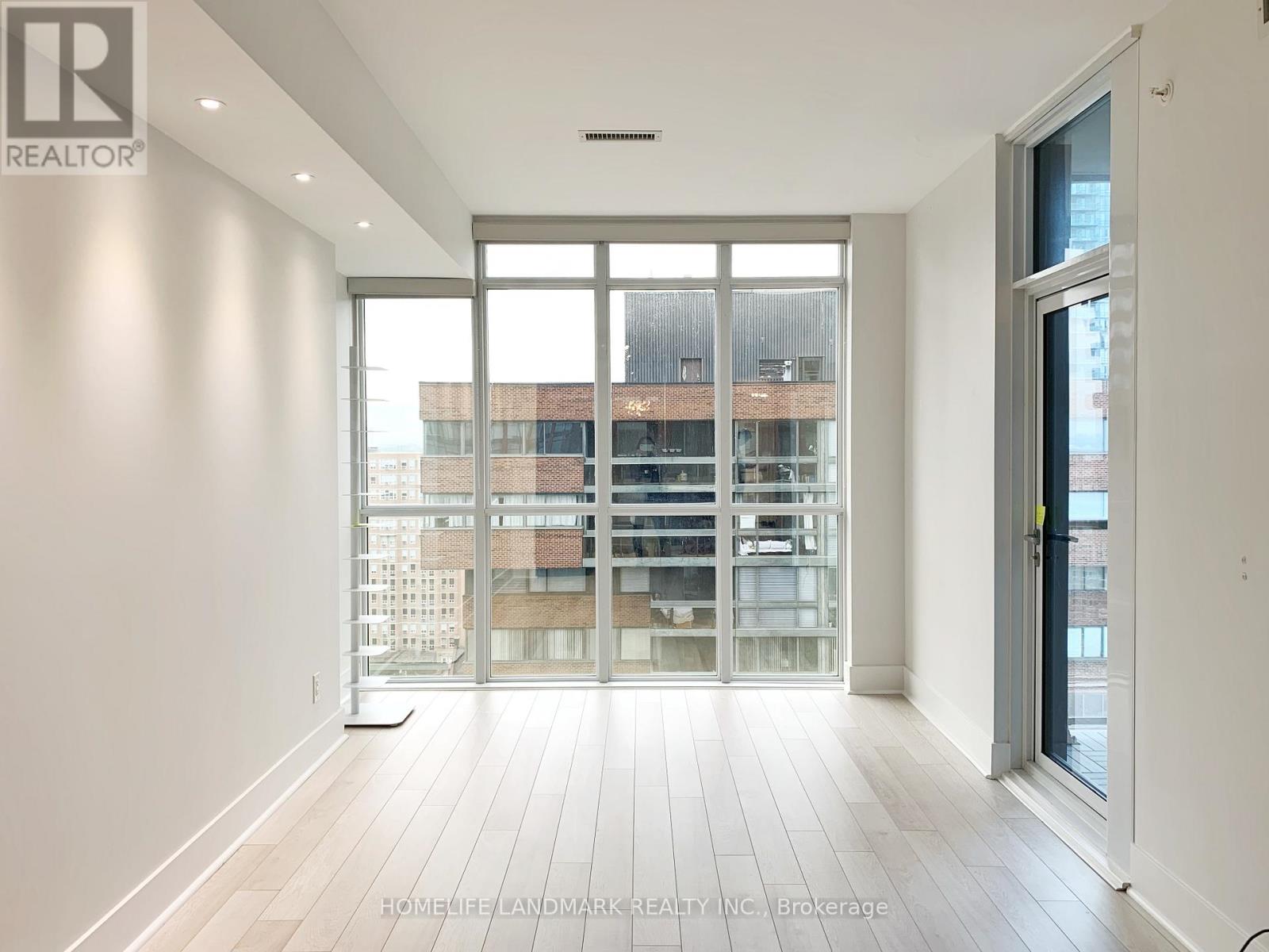 #1305 - 32 Davenport Road, Toronto, Ontario  M5R 0B5 - Photo 12 - C12433586