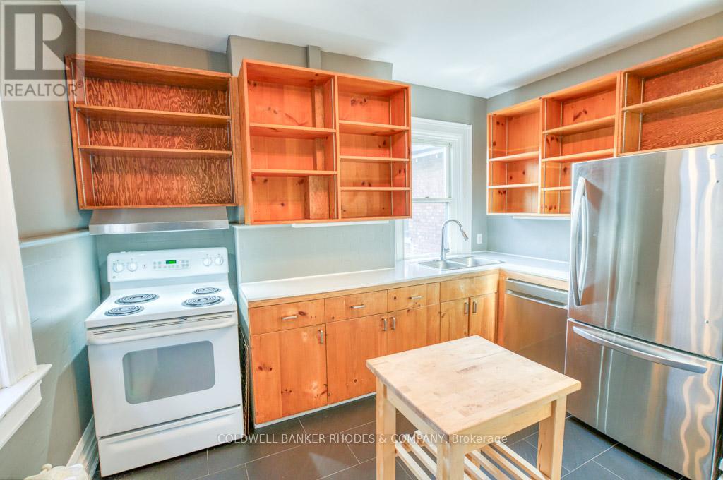 #1 On 2nd Floor - 8 1/2 Range Road, Ottawa, Ontario  K1N 8J3 - Photo 17 - X12466940