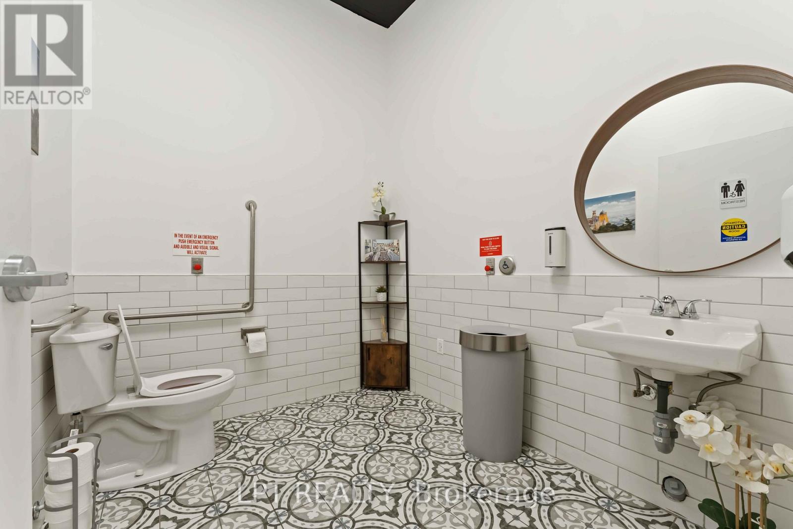 8 - 420 Hazeldean Road, Ottawa, Ontario  K2L 4B2 - Photo 27 - X12525420