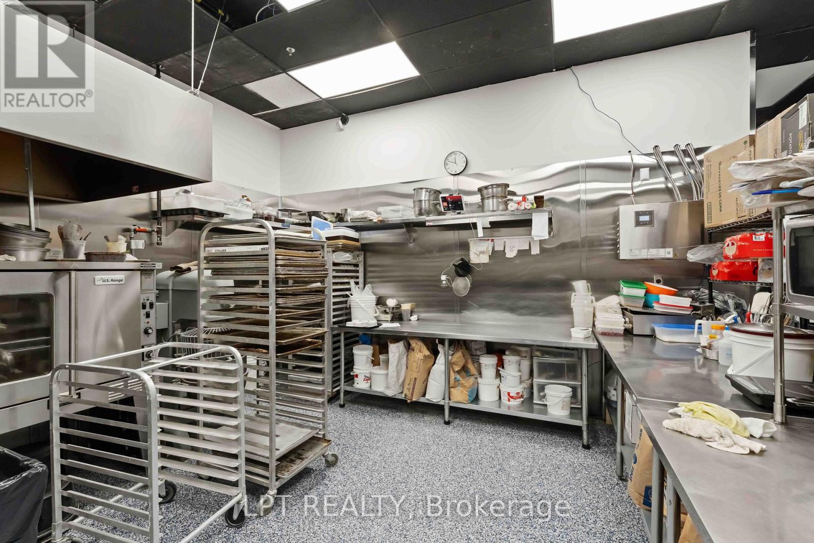 8 - 420 Hazeldean Road, Ottawa, Ontario  K2L 4B2 - Photo 21 - X12525420