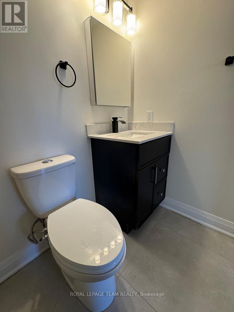 1502 - 200 Bay Street, Ottawa, Ontario K1R 7W8 - Photo 14 - X12525486