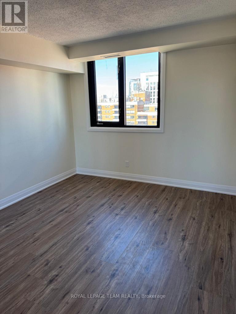 1502 - 200 Bay Street, Ottawa, Ontario K1R 7W8 - Photo 11 - X12525486
