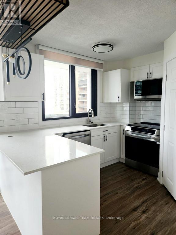 1502 - 200 Bay Street, Ottawa, Ontario K1R 7W8 - Photo 6 - X12525486