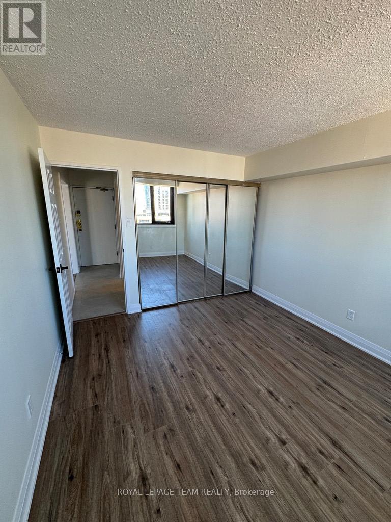 1502 - 200 Bay Street, Ottawa, Ontario K1R 7W8 - Photo 12 - X12525486