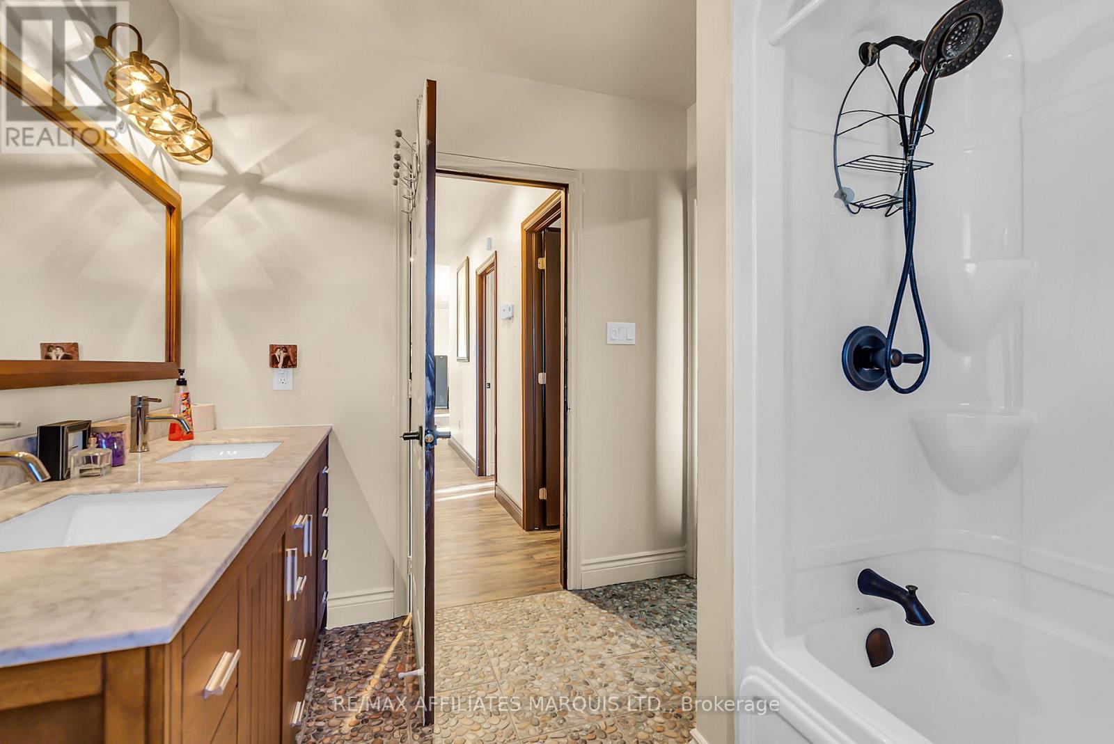 17390 Mcphail Road, South Stormont, Ontario  K0C 2A0 - Photo 9 - X12515356