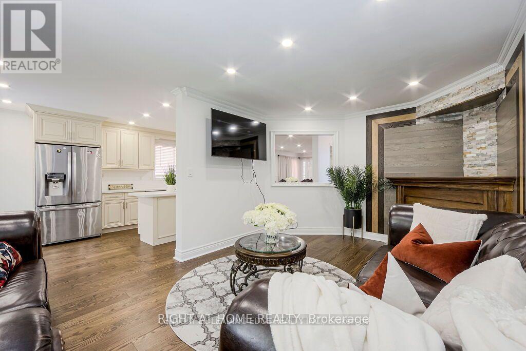 33 Markwood Crescent, Whitby, Ontario  L1R 2S3 - Photo 8 - E12519680