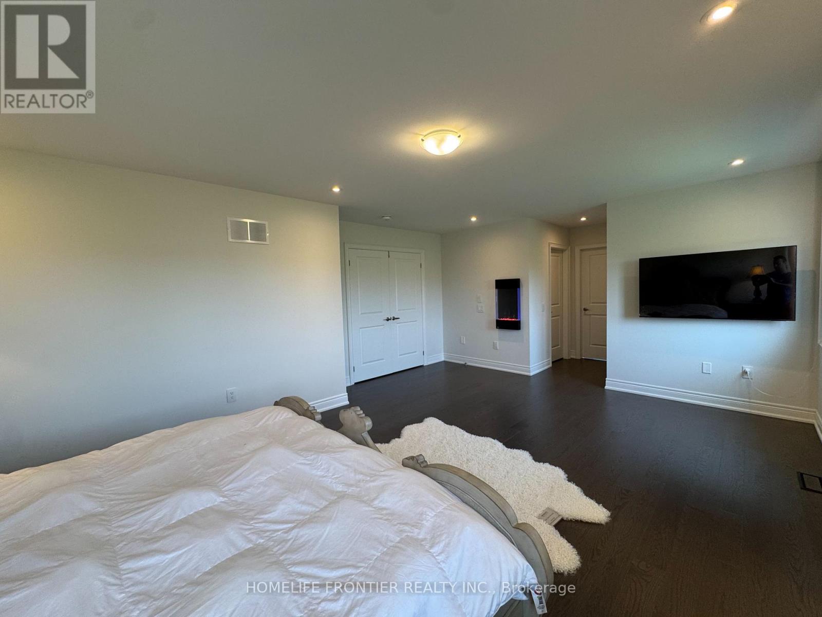 296 Ben Sinclair Avenue, East Gwillimbury, Ontario  L9N 0Z1 - Photo 26 - N12525356