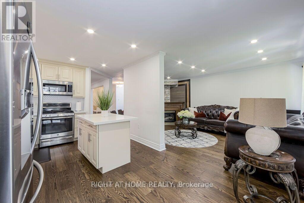 33 Markwood Crescent, Whitby, Ontario  L1R 2S3 - Photo 5 - E12519680