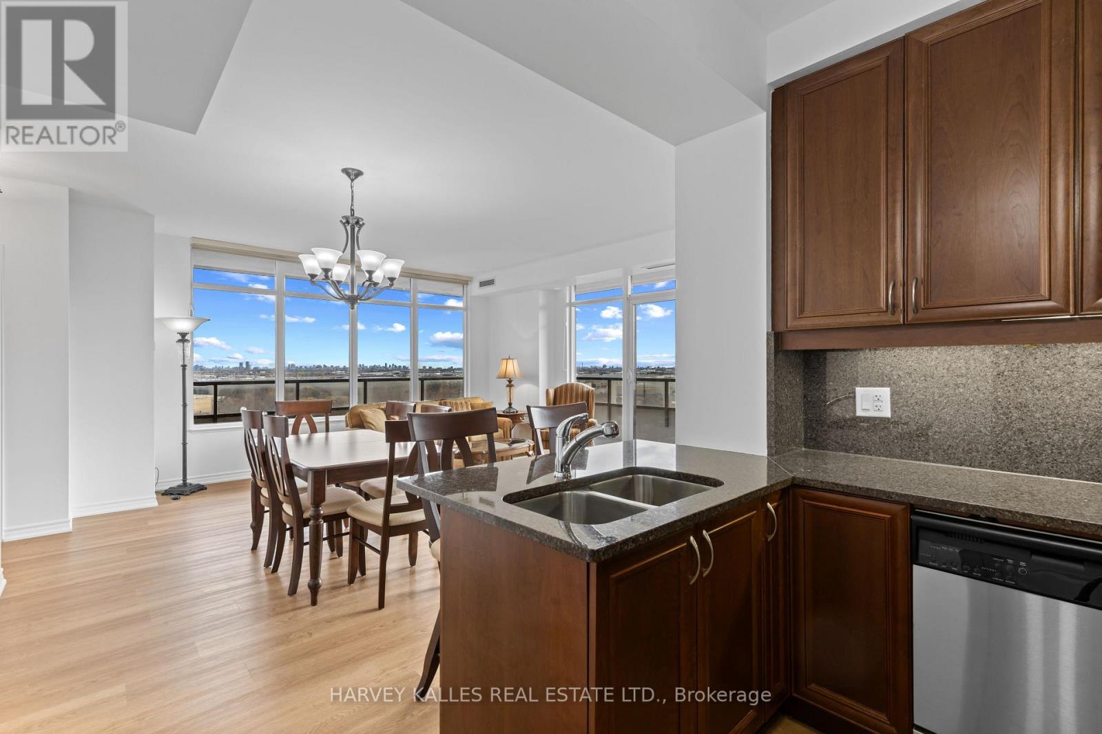 1206 - 9235 Jane Street, Vaughan, Ontario  L6A 0J8 - Photo 5 - N12525340