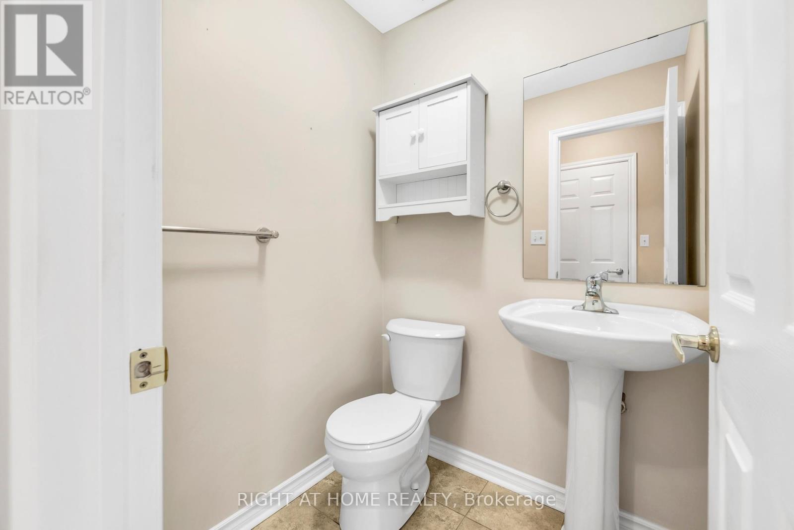 2069 Wilson Street, Innisfil, Ontario  L9S 4Y2 - Photo 8 - N12525418