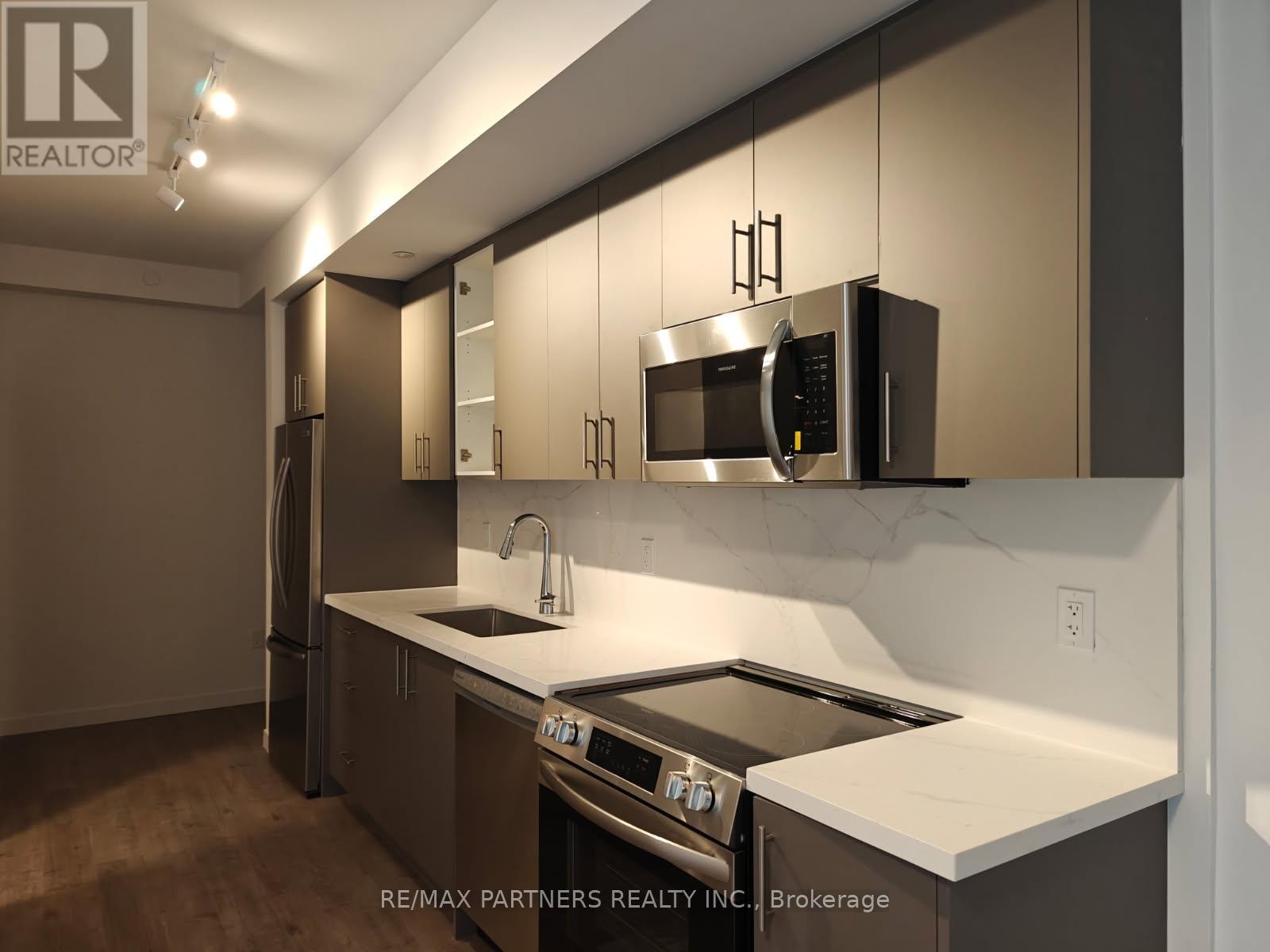 12 - 109 Marydale Avenue, Markham, Ontario L3S 0E3 - Photo 2 - N12525392