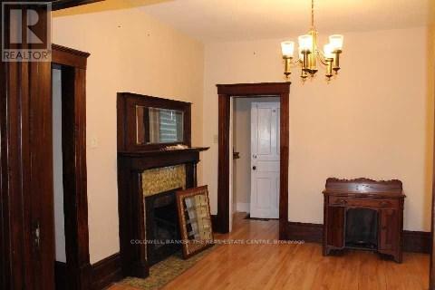 450 Botsford Street, Newmarket, Ontario  L3Y 1T1 - Photo 3 - N12525494