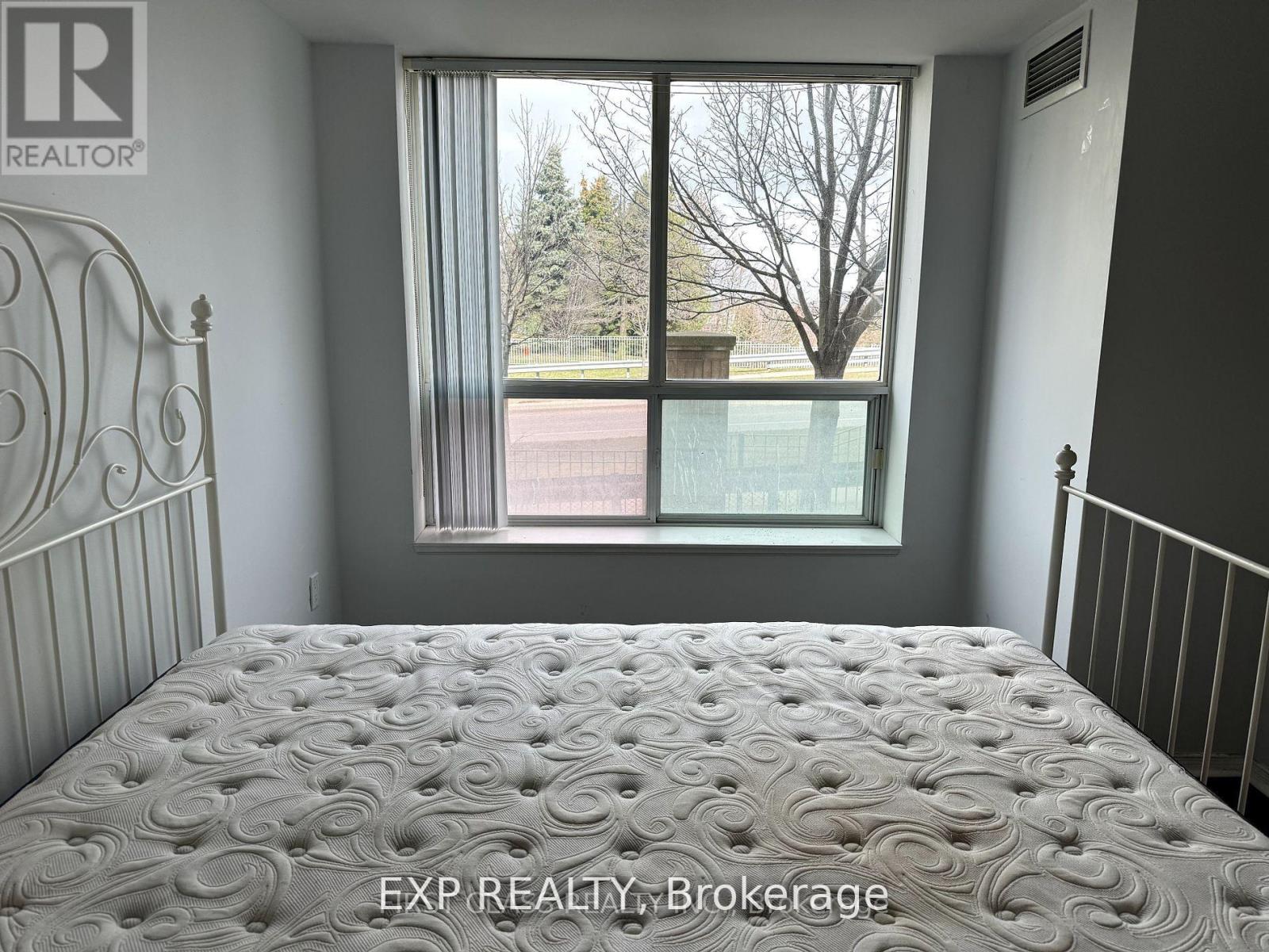 301 - 51 Baffin Crescent, Richmond Hill, Ontario  L4B 4P6 - Photo 8 - N12525458