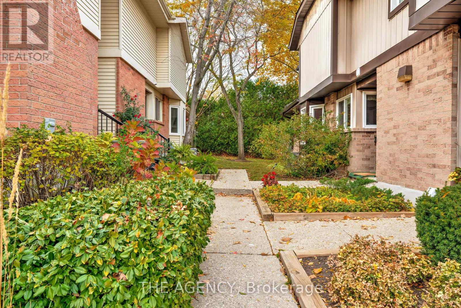 4 - 1509 Upper Middle Road, Burlington, Ontario  L7P 4M5 - Photo 3 - W12525410