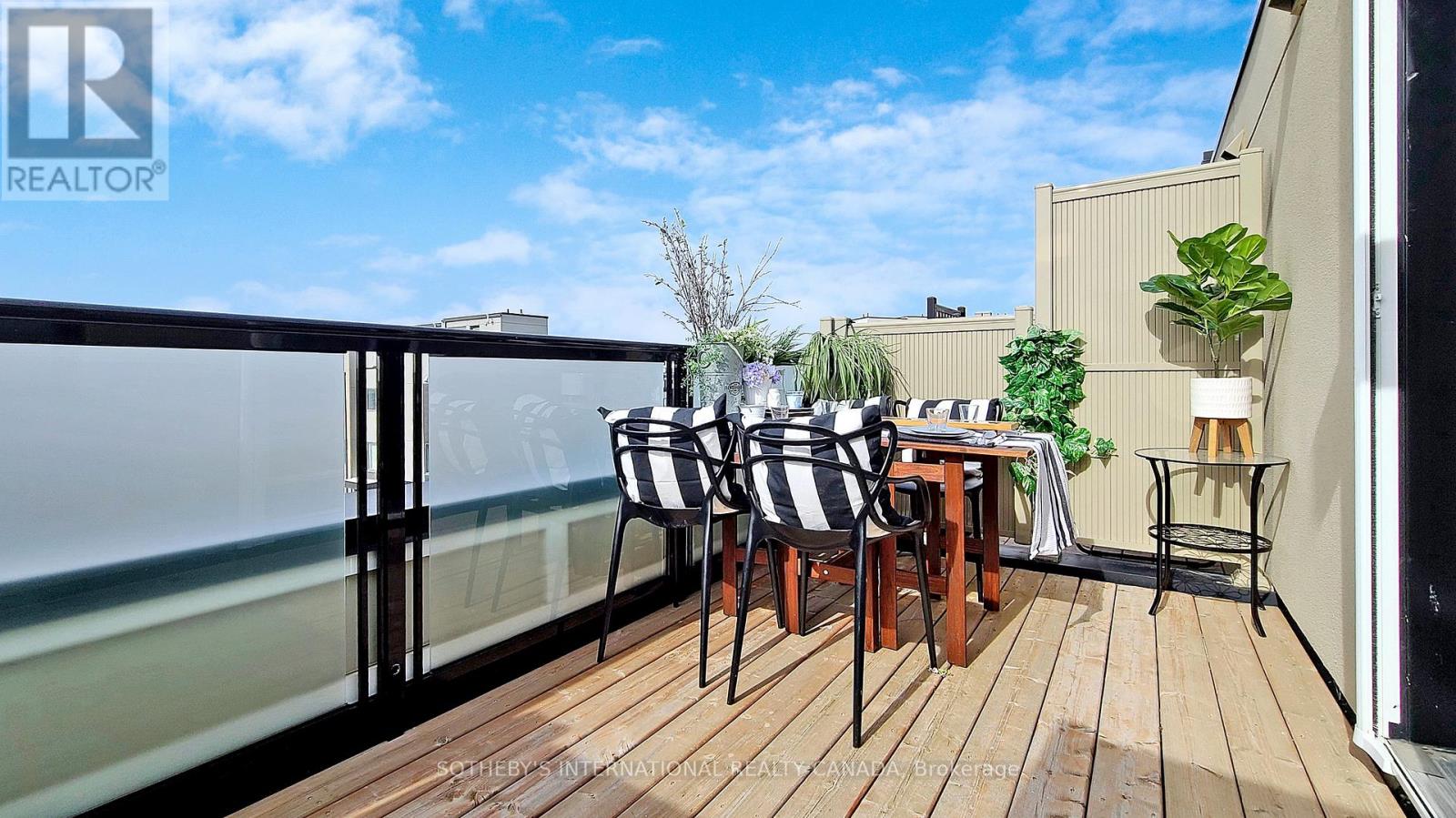 27 Thomas Mulholland Drive, Toronto, Ontario  M3K 0A8 - Photo 9 - W12499022